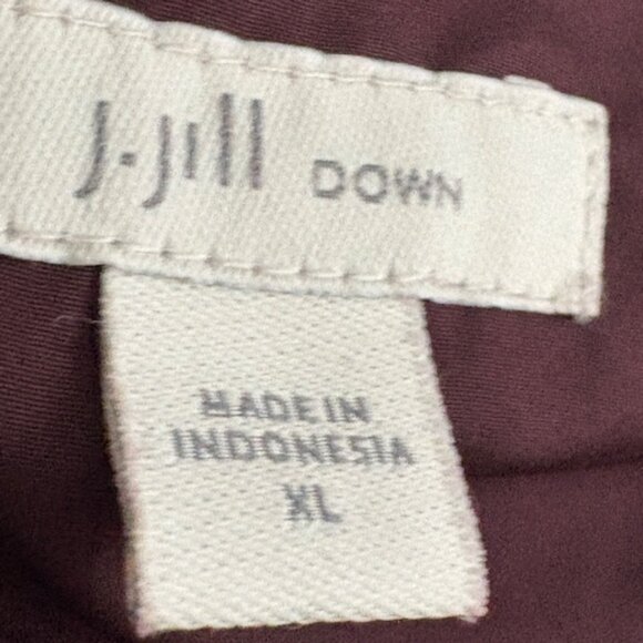 J. Jill down vest, longer length, puffer with hood,  ladies size XL - Picture 7 of 7
